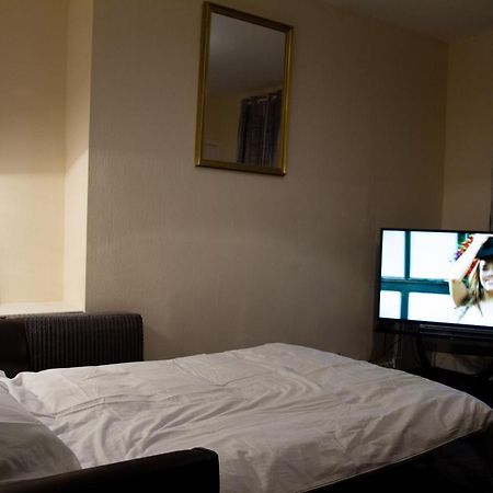 Carvetii - Fox House - 1St Floor Flat Sleeps Up To 8 Apartment Dunfermline Exterior photo